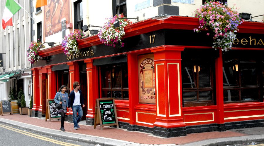 The Best Places To Stay In Dublin (& Loranocarter+Dublin)