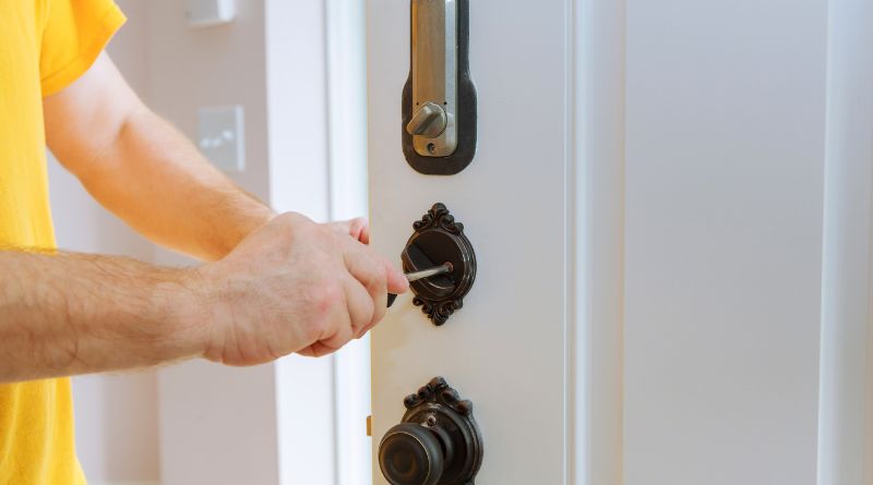Navigating Expert Locksmith Services in DC: The Pivotal Role of Servleader